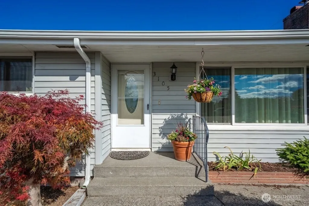 Property photo for 3145 Locust Avenue, University Place photo 4