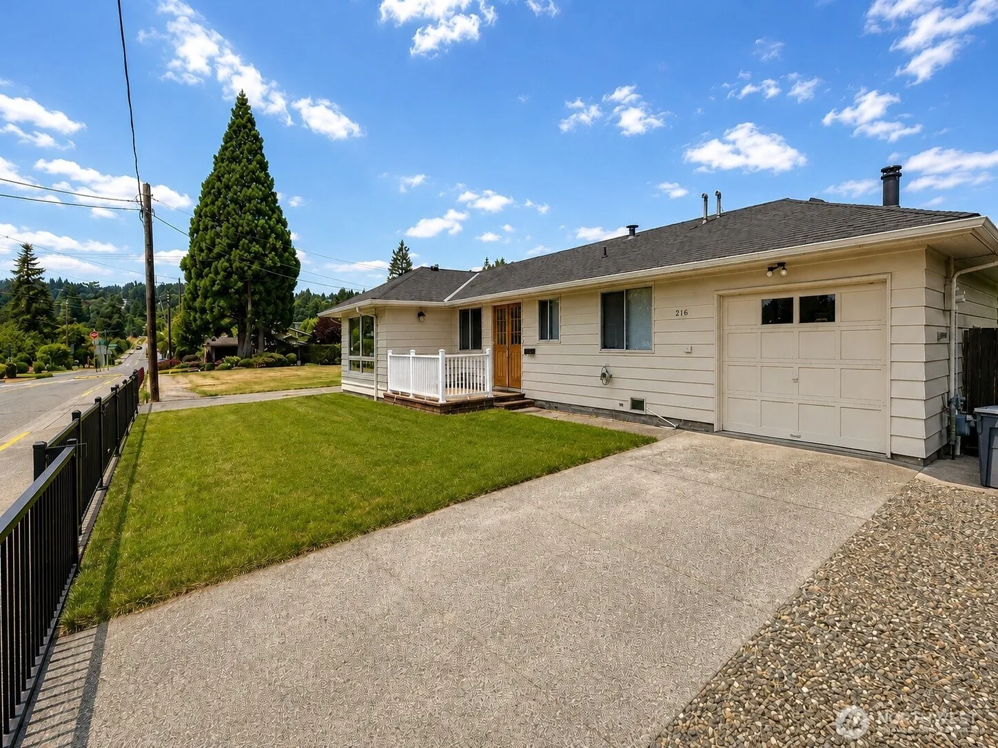 Property photo for 216 Caspers Street, Edmonds photo 2