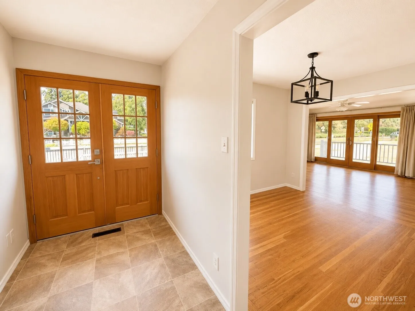 Property photo for 216 Caspers Street, Edmonds photo 3