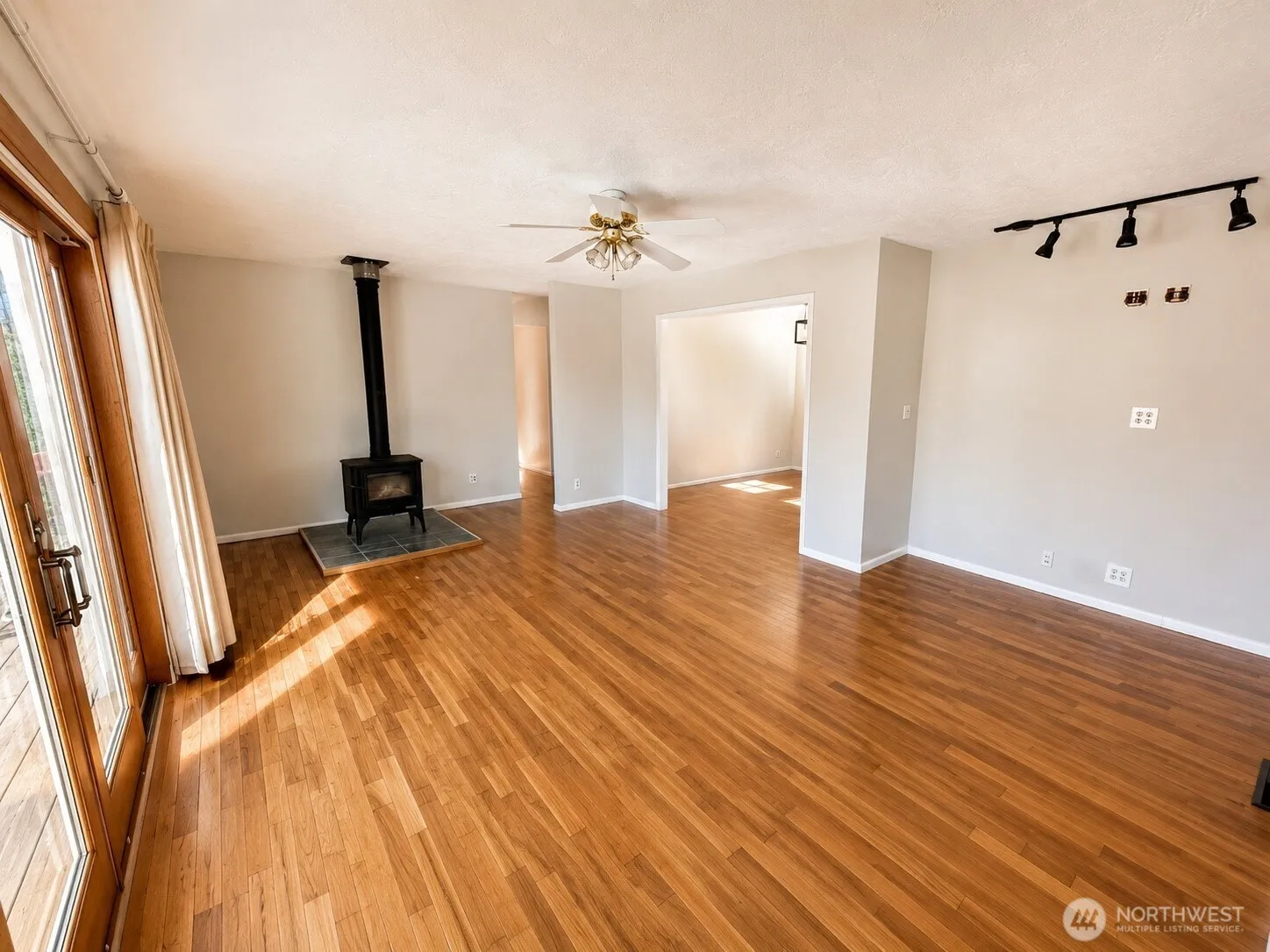 Property photo for 216 Caspers Street, Edmonds photo 5