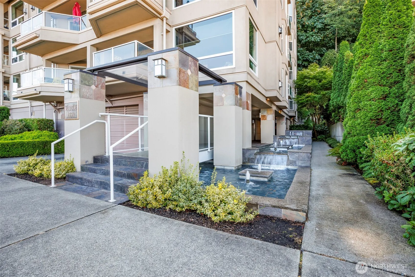 Property photo for 1550 Alki Avenue Sw #300, Seattle photo 2