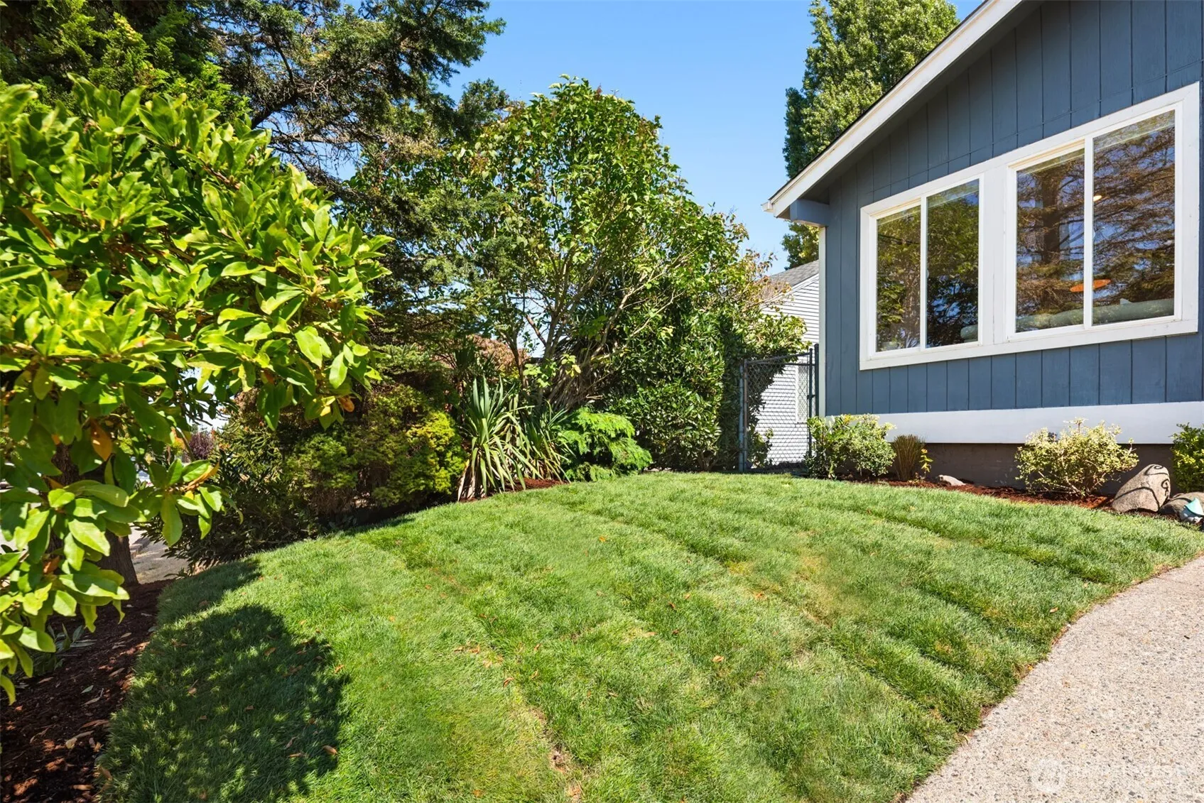 Property photo for 8148 16th Avenue Sw, Seattle photo 2