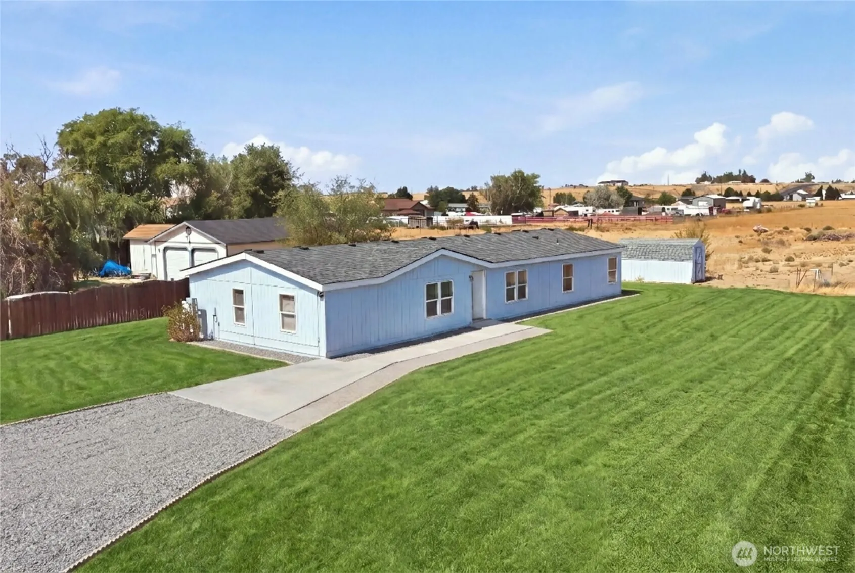 Property photo for 6102 Road 3 Ne, Moses Lake photo 2
