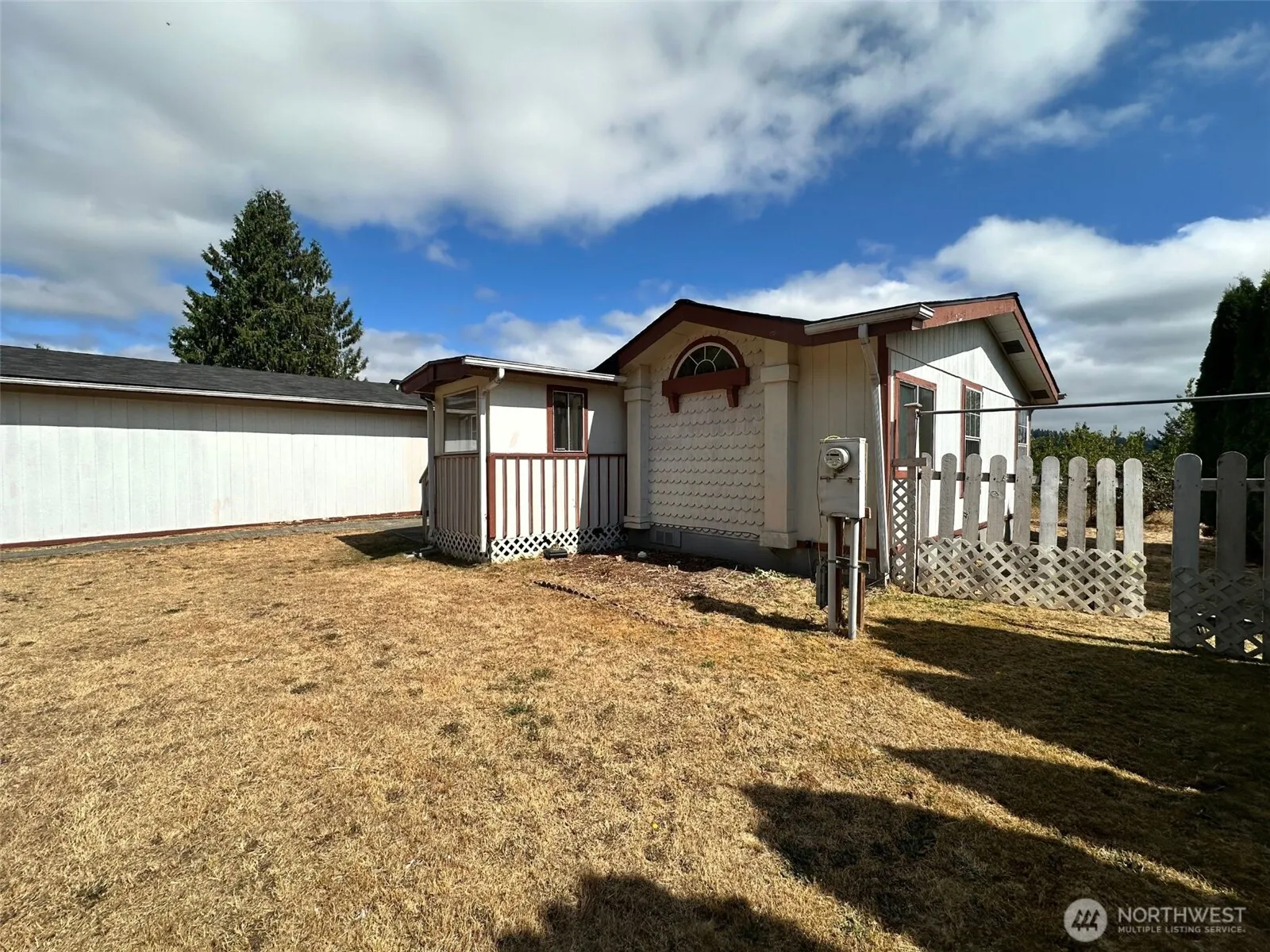Property photo for 13613 Cedar Cir E, Bonney Lake photo 3