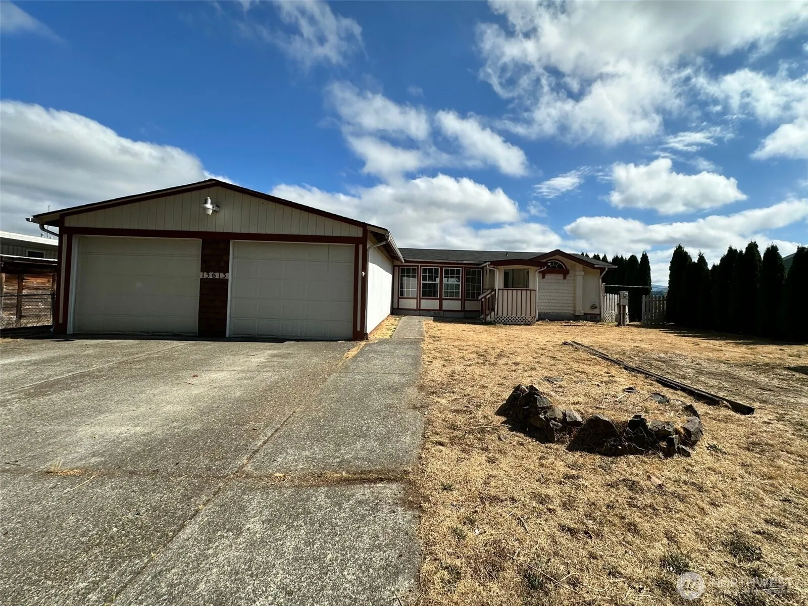 Property photo for 13613 Cedar Cir E, Bonney Lake photo 2