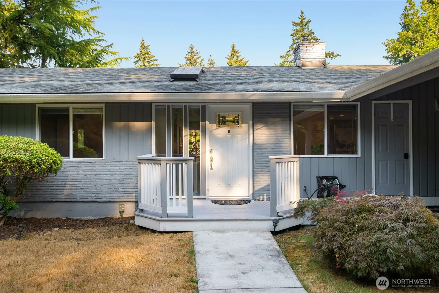 Property photo for 136 128th Avenue Ne, Bellevue photo 2