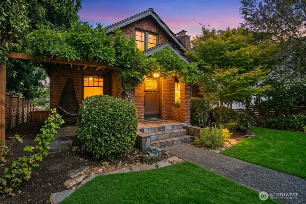 Property photo for 3228 35th Avenue W, Seattle