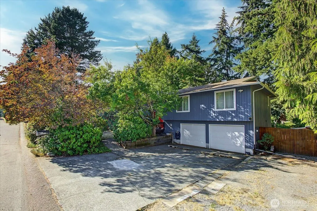 Property photo for 5813 14th St Court Ne, Tacoma photo 2