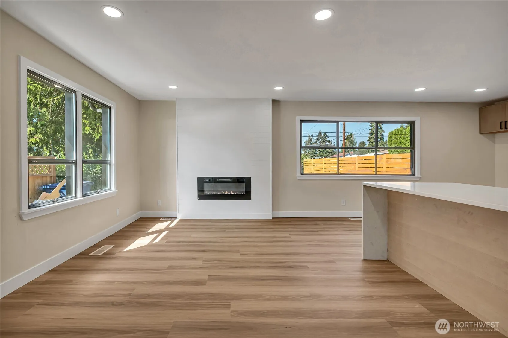Property photo for 12504 8th Avenue Sw, Burien photo 5