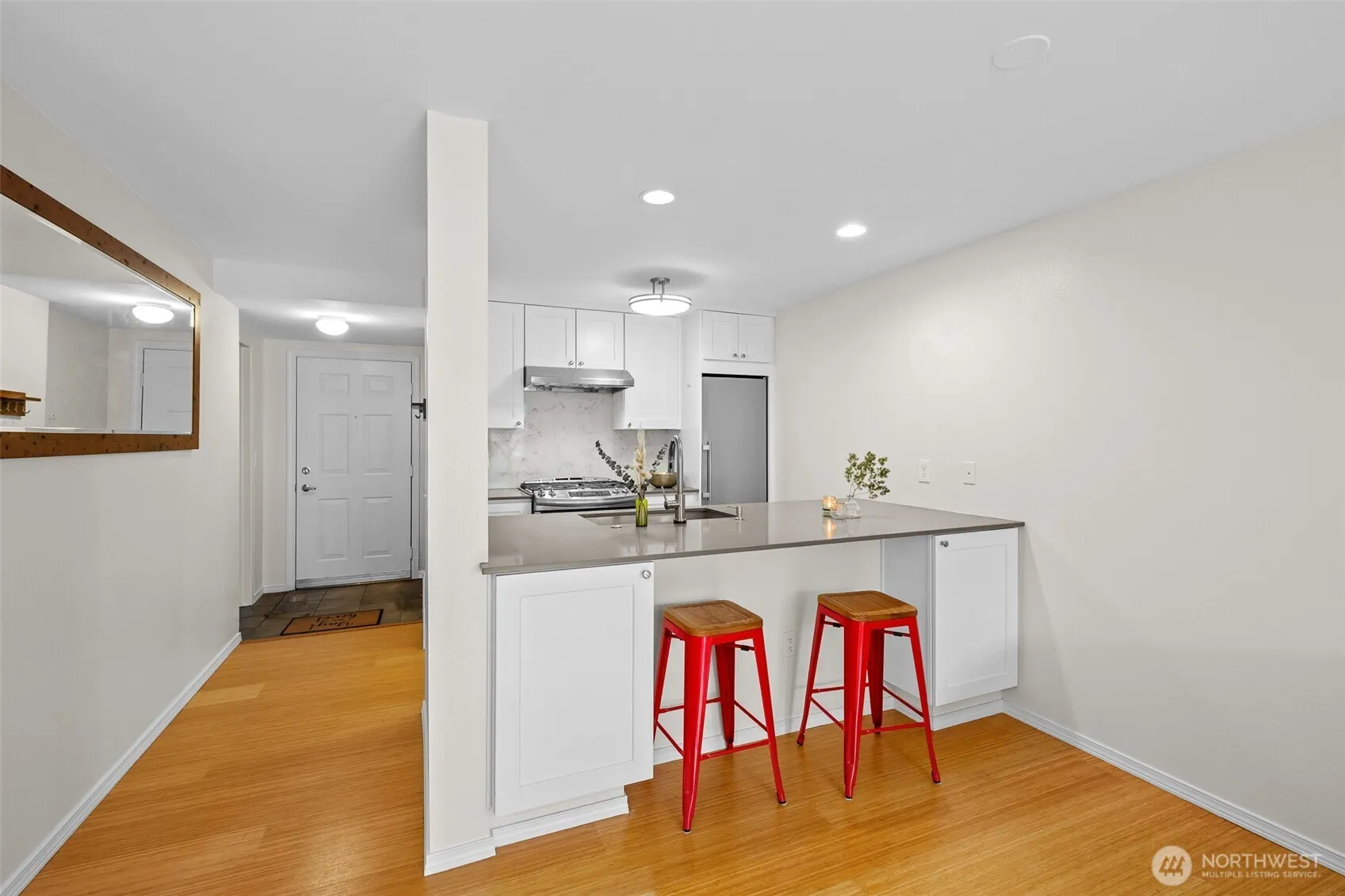 Property photo for 520 2nd Avenue W #201, Seattle photo 4