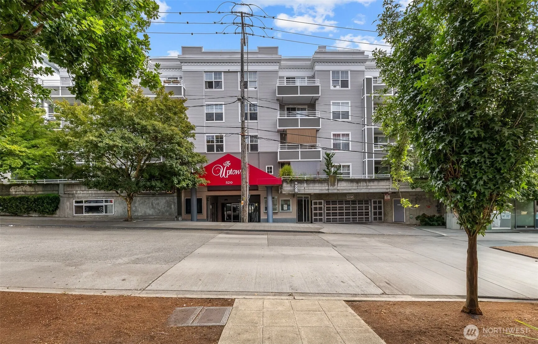 Property photo for 520 2nd Avenue W #201, Seattle photo 2