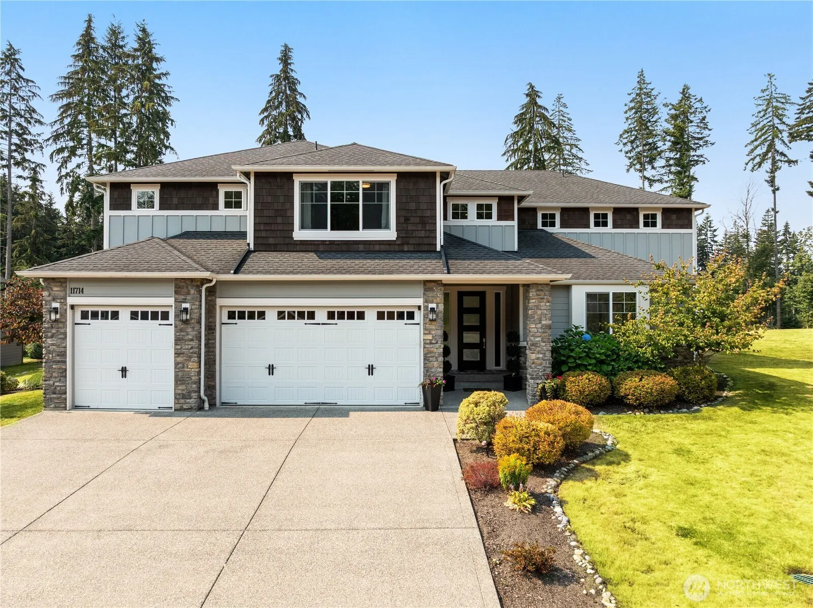 Property photo for 11714 137th Drive Ne, Lake Stevens photo 2