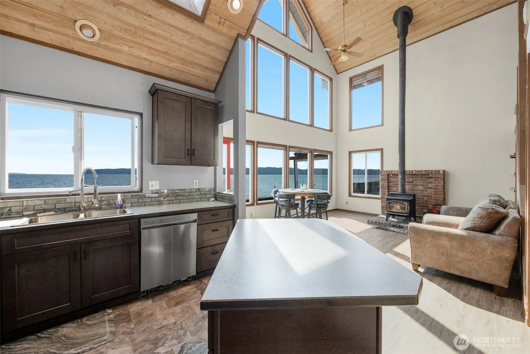 Property photo for 14 S Beach Drive #h, Everett photo 5