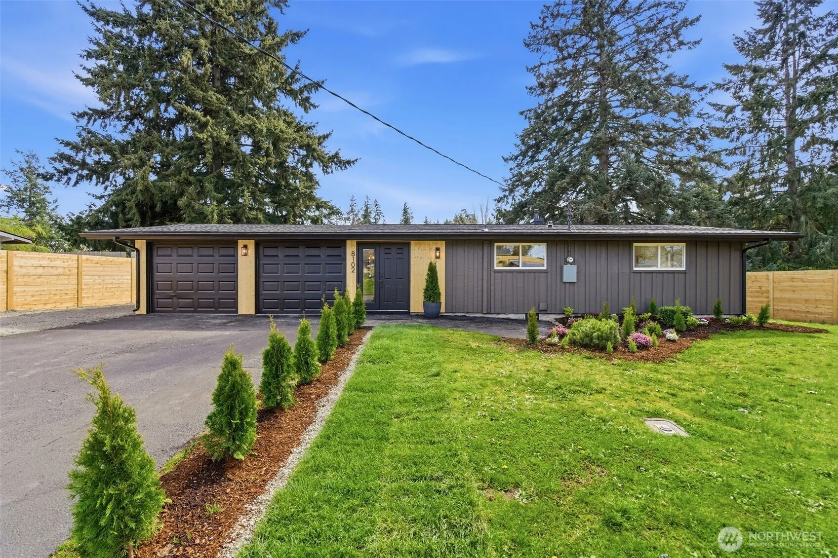 Property photo for 8102 Oakridge Drive Sw, Lakewood photo 2