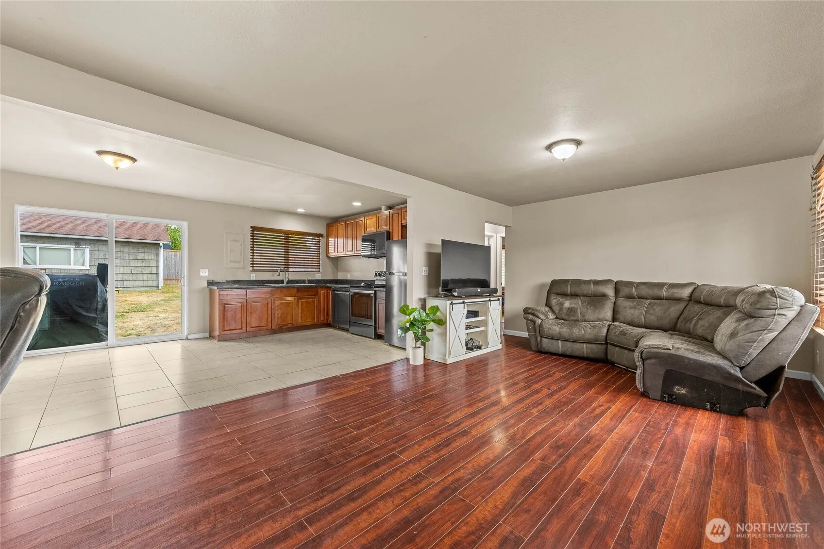 Property photo for 5911 S Thompson Avenue, Tacoma photo 3