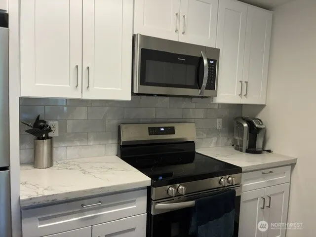 Property photo for 11002 Se Petrovitsky Rd #i-203, Renton photo 5
