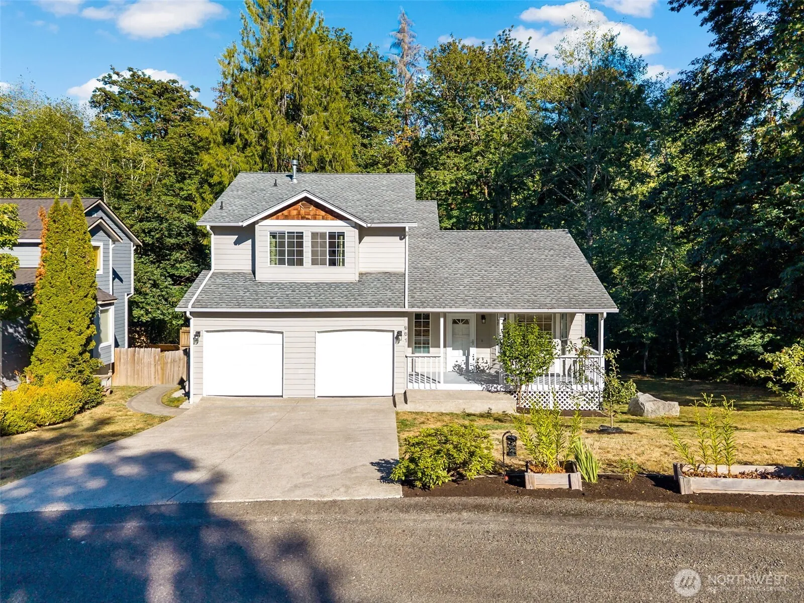 Property photo for 961 Ne Winston Dr, Bremerton photo 2