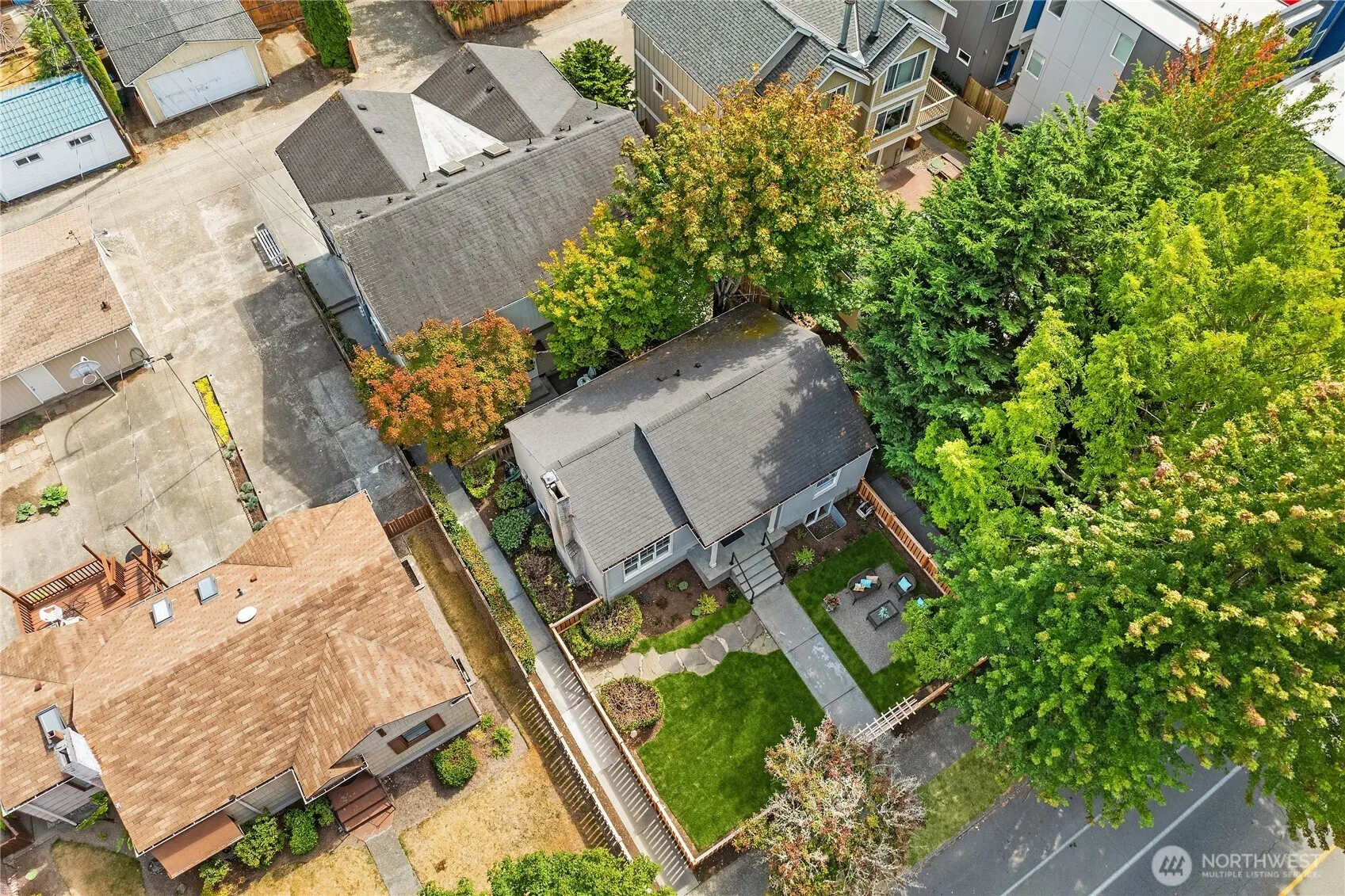 Property photo for 5616 Fauntleroy Way Sw, Seattle