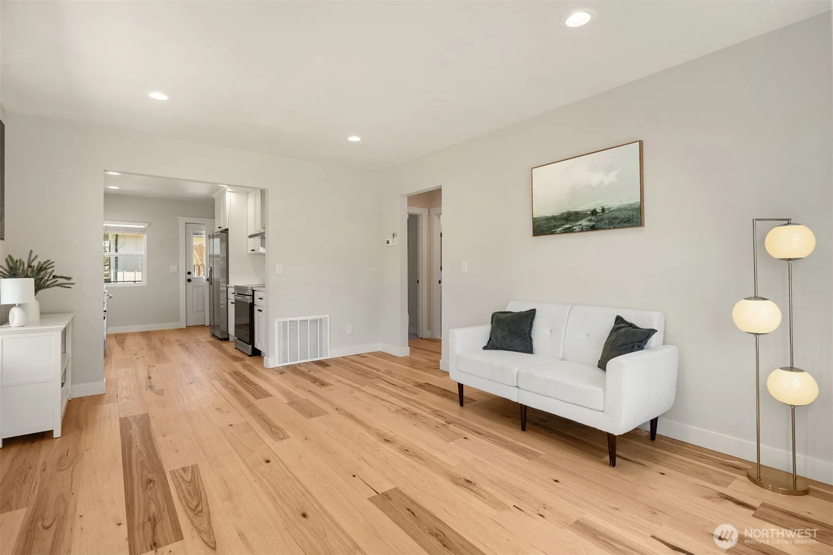 Property photo for 11558 Fremont Avenue, Seattle photo 4