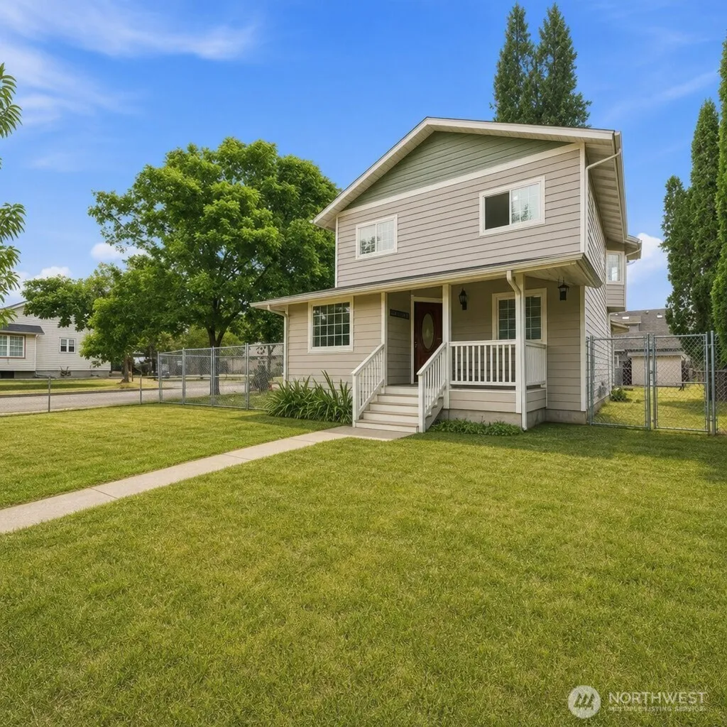 Property photo for 702 5th Avenue Nw, Puyallup
