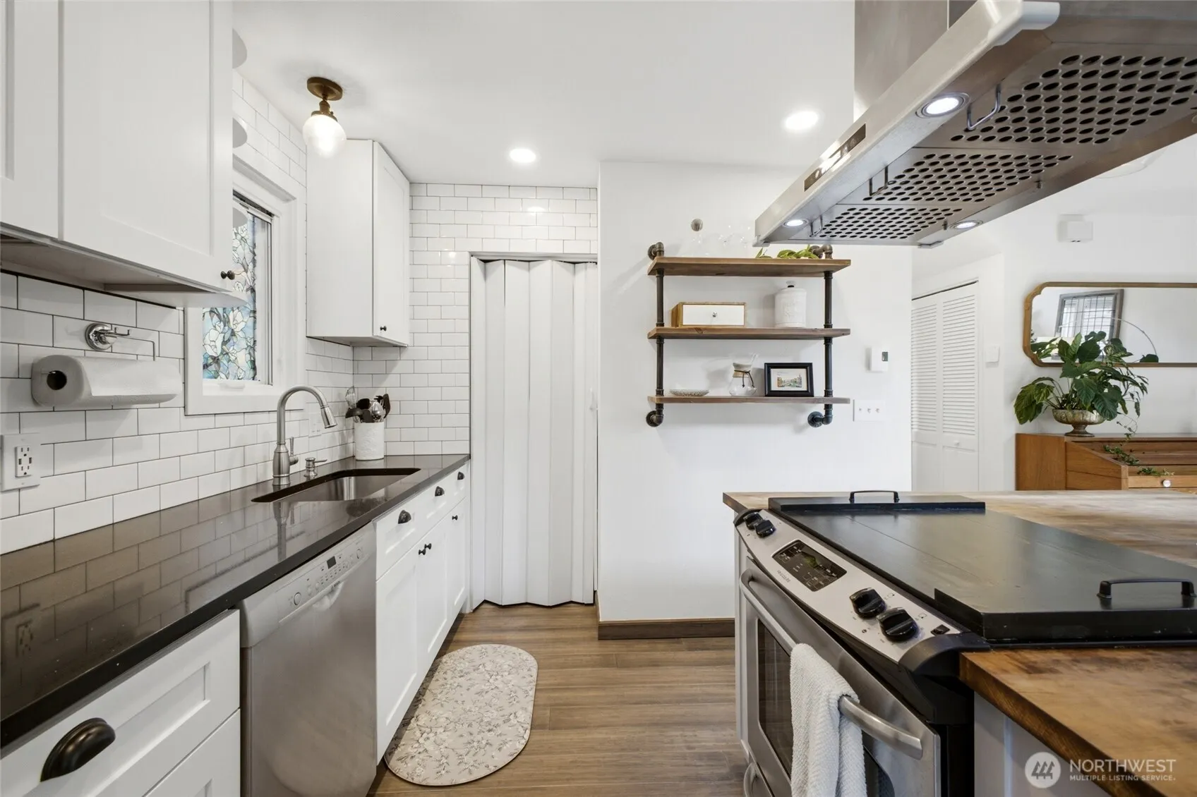 Property photo for 3423 W Government Way, Seattle photo 5