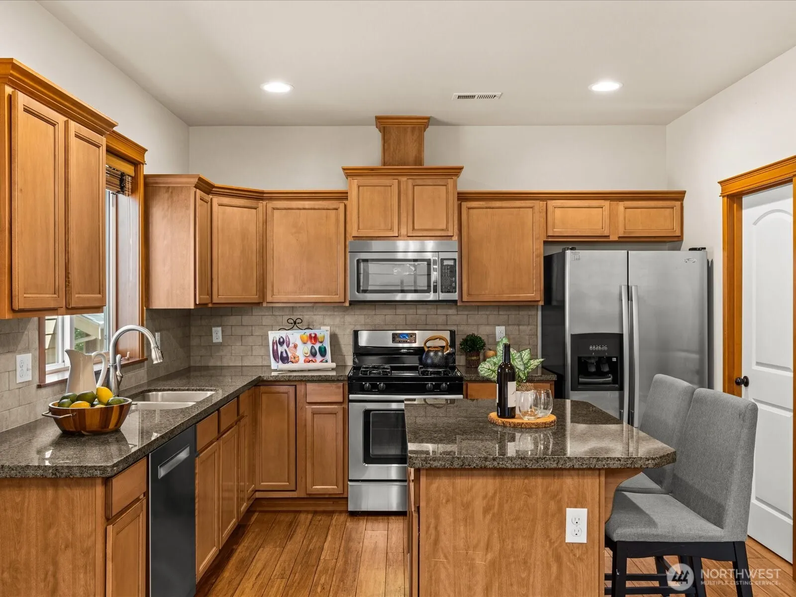 Property photo for 103 162nd Place Se, Bothell photo 2
