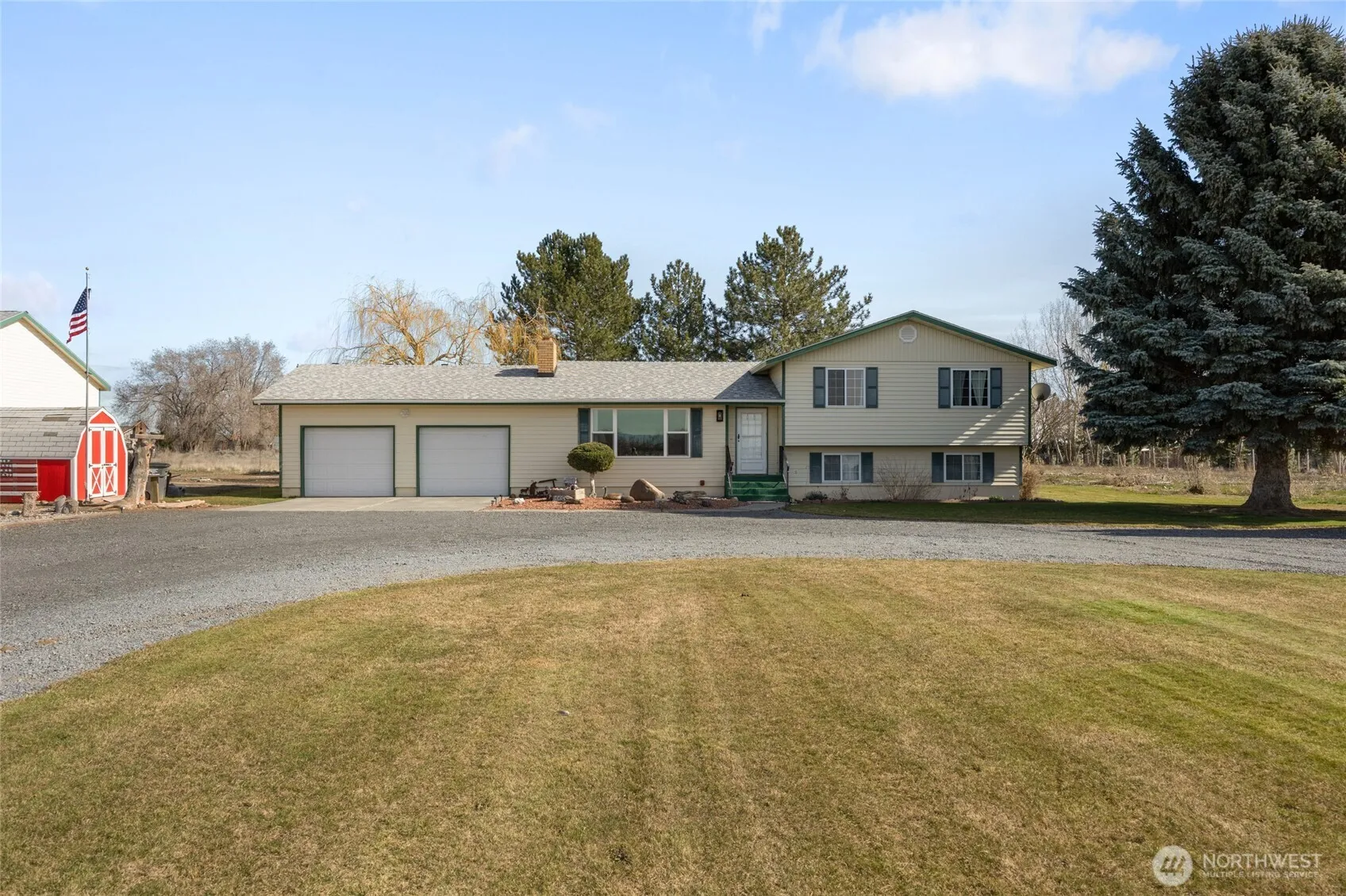 Property photo for 6919 D.5 Road Ne, Moses Lake photo 2