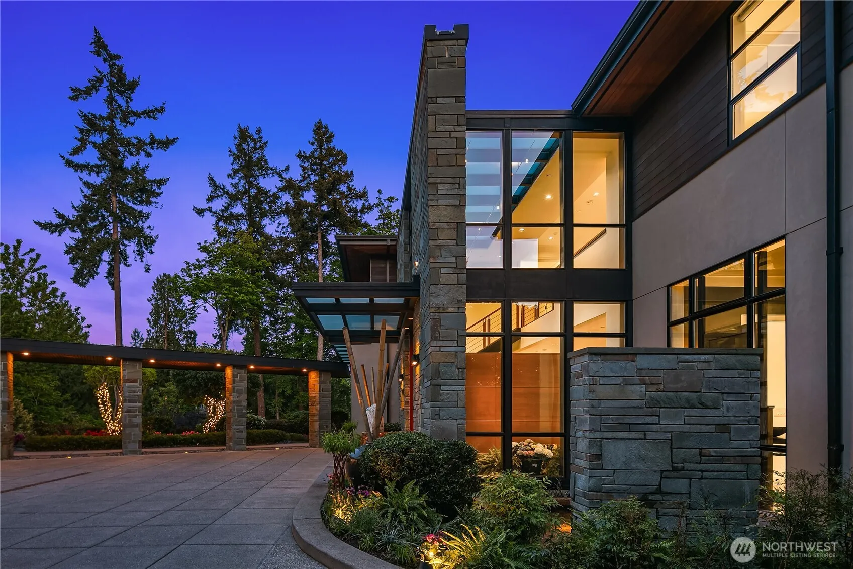 Property photo for 9632 Lake Washington Boulevard Ne, Bellevue photo 4