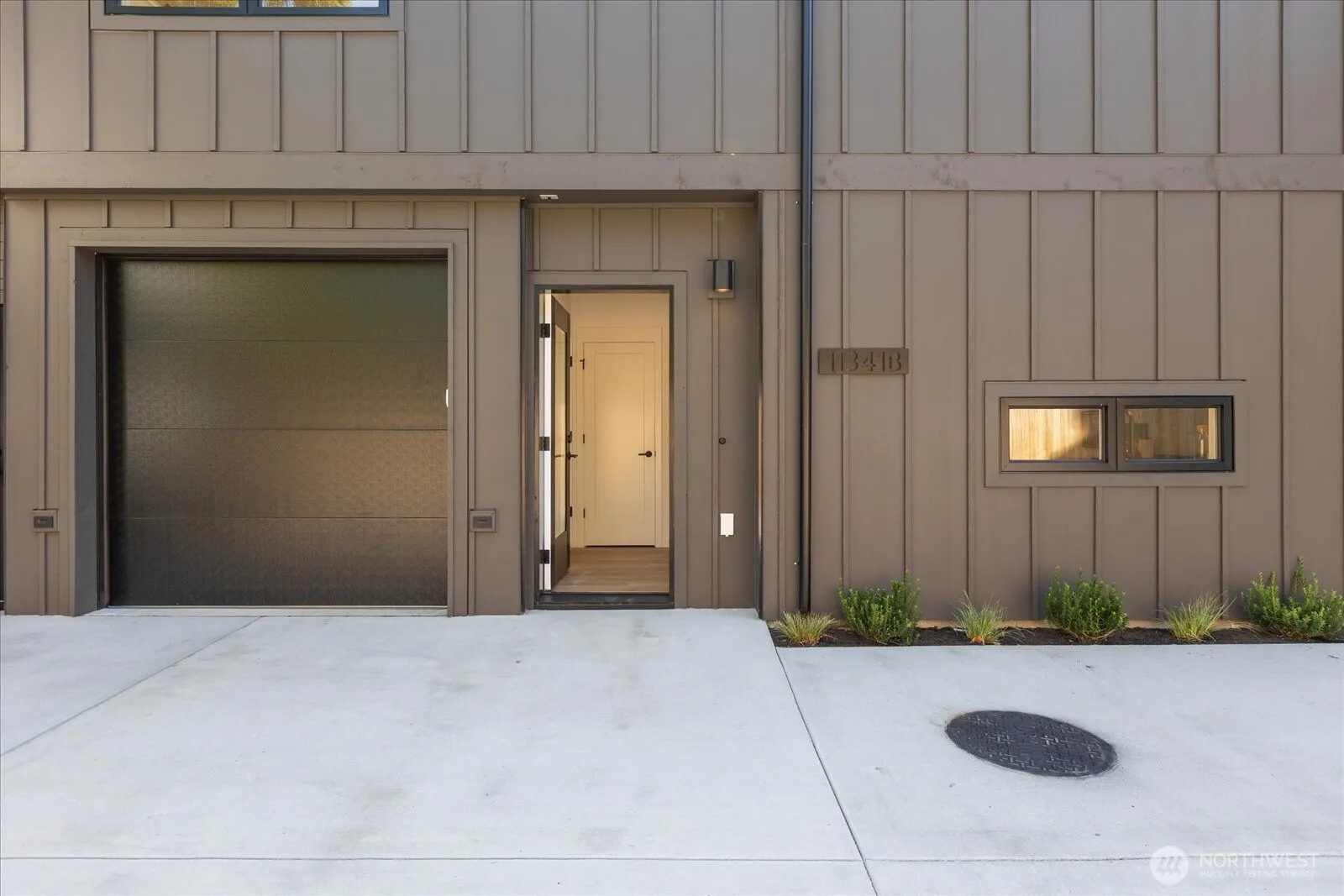 Property photo for 11341 B 23rd Avenue Ne, Seattle photo 2
