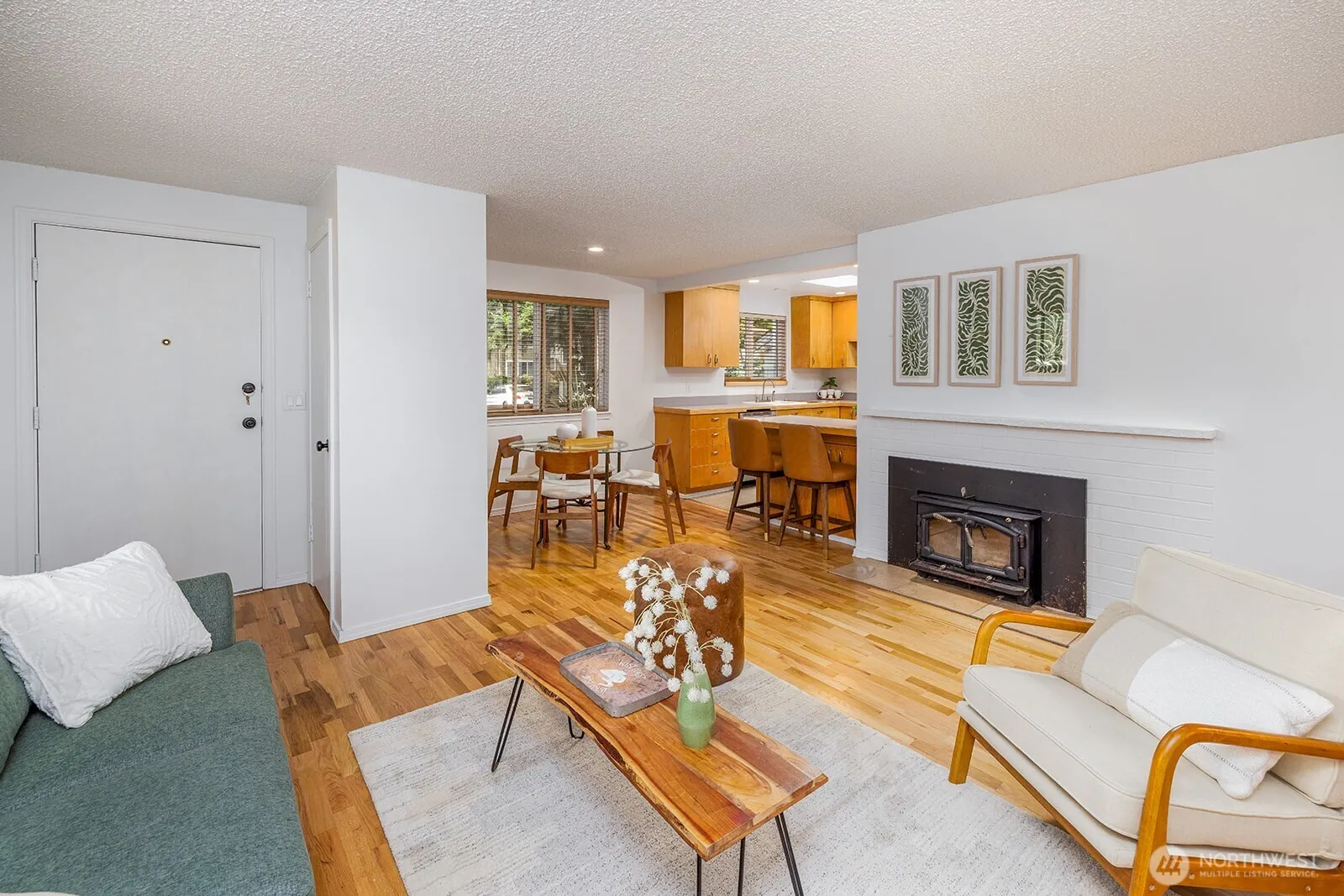 Property photo for 13734 Stone Avenue N, Seattle photo 2