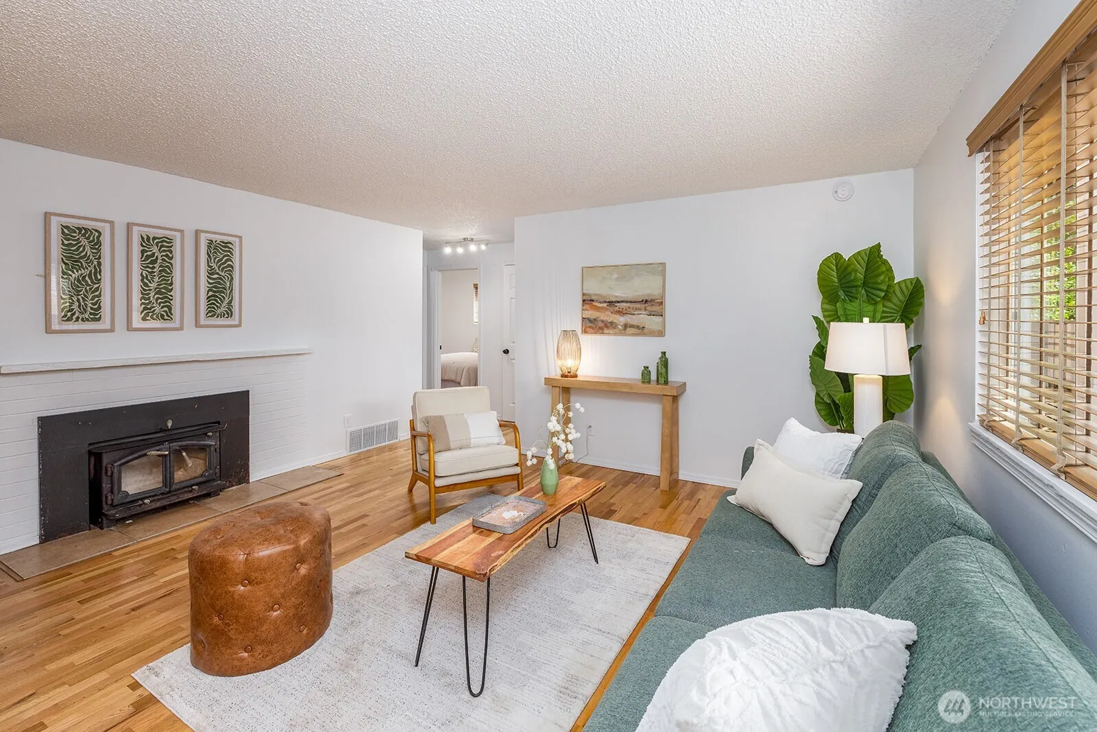 Property photo for 13734 Stone Avenue N, Seattle photo 3