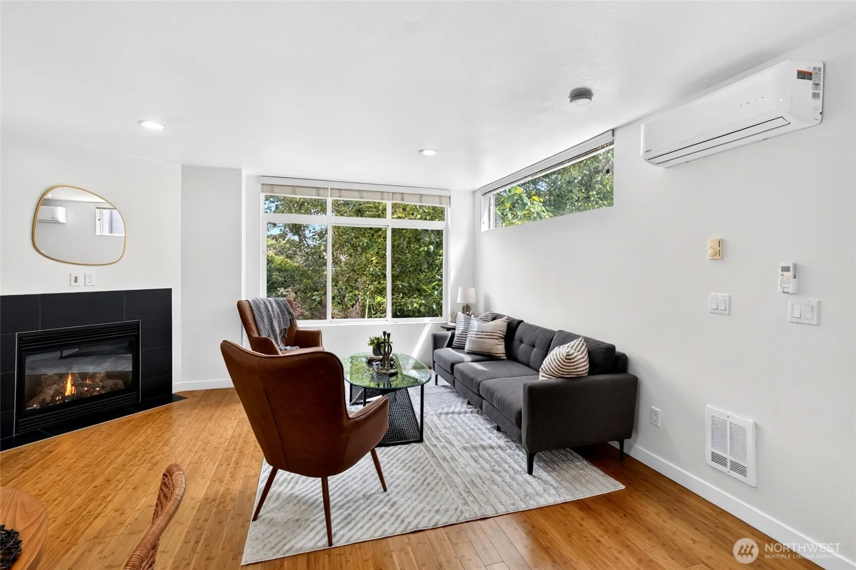 Property photo for 2122 Ne 89th Street, Seattle photo 2
