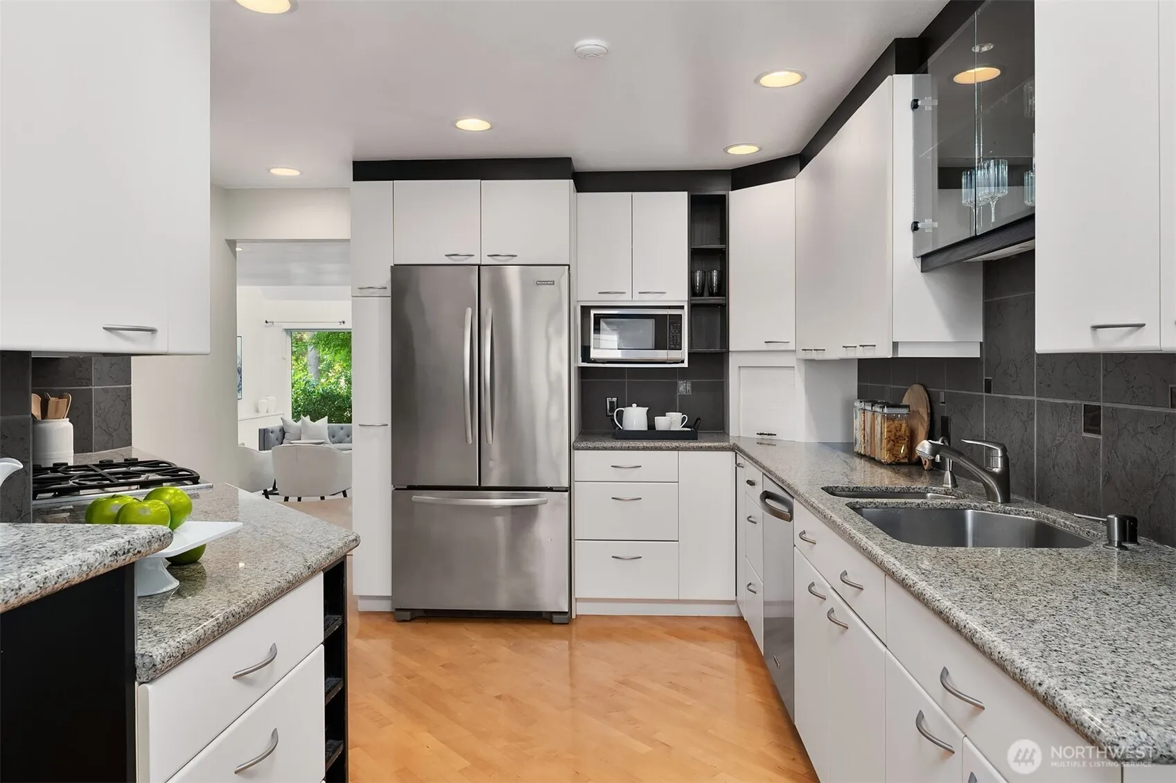 Property photo for 10307 Ne 19th Place #b3, Bellevue photo 5