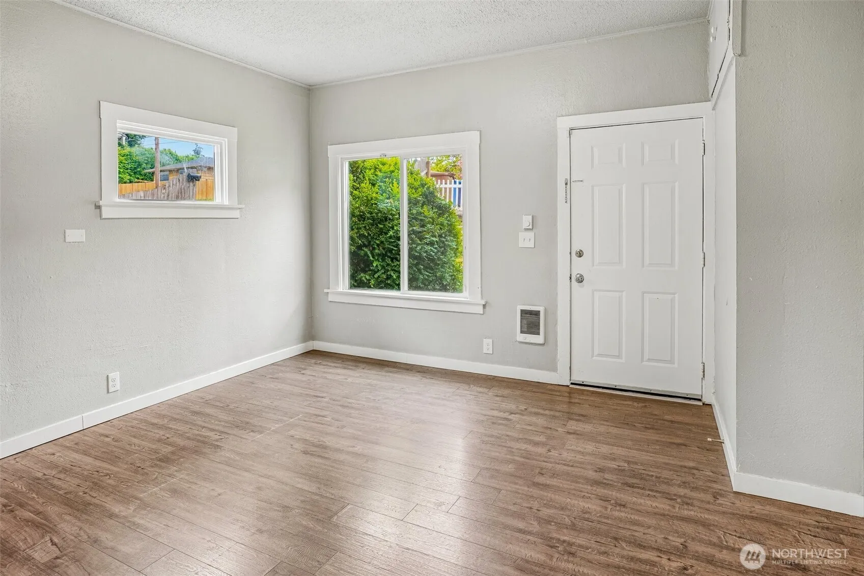 Property photo for 3319 E Grandview Avenue, Tacoma photo 4