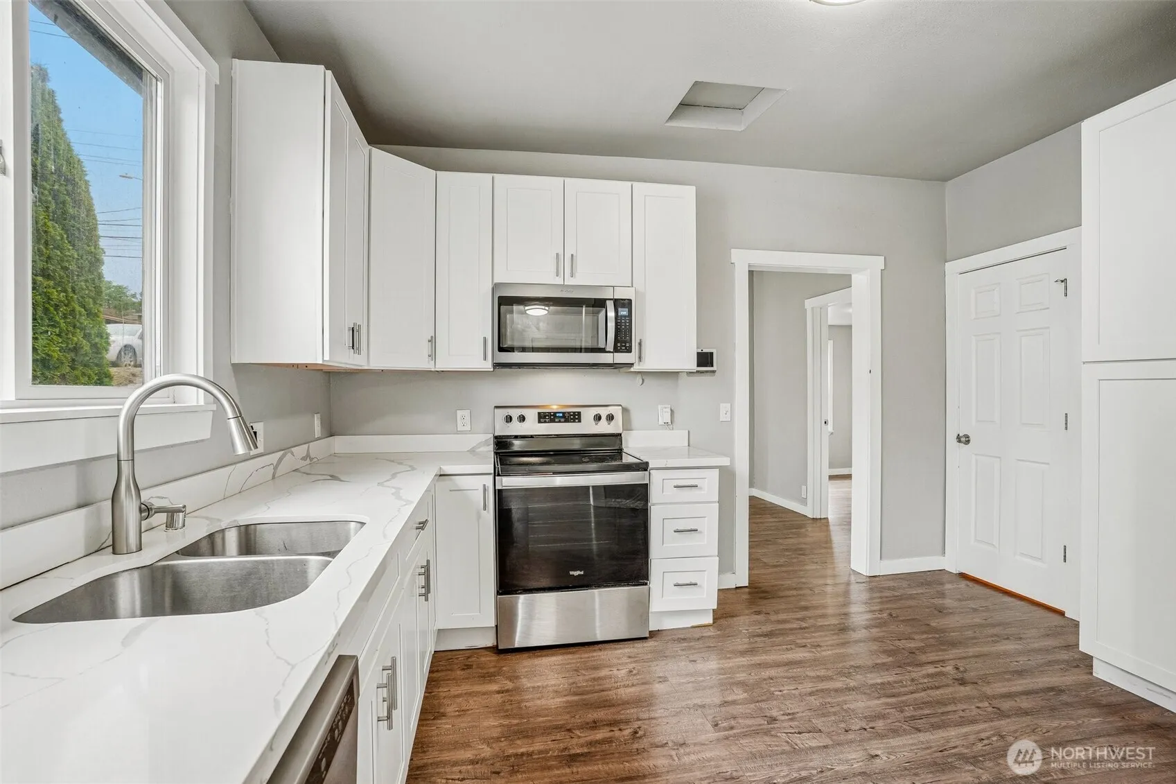 Property photo for 3319 E Grandview Avenue, Tacoma photo 5