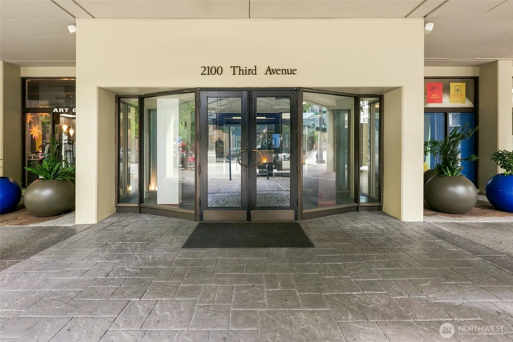 Property photo for 2100 3rd Avenue #602, Seattle photo 2