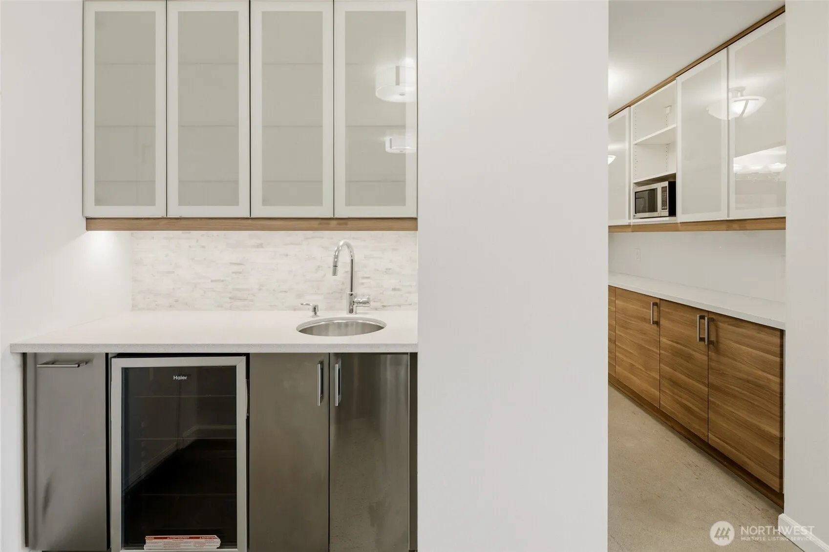 Property photo for 2100 3rd Avenue #602, Seattle photo 3