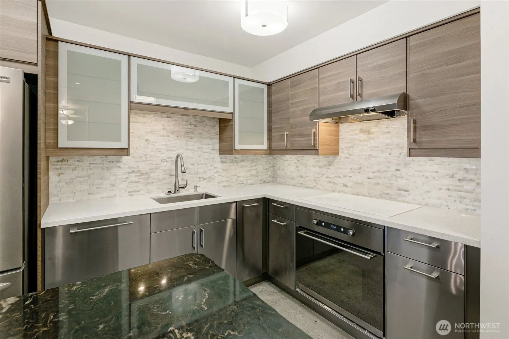 Property photo for 2100 3rd Avenue #602, Seattle photo 4