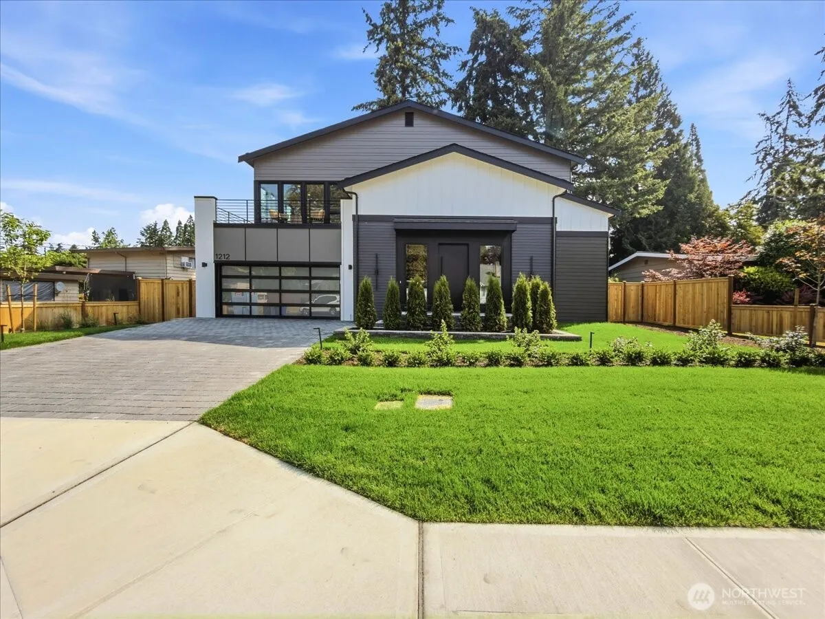 Property photo for 1212 143rd Avenue Se, Bellevue