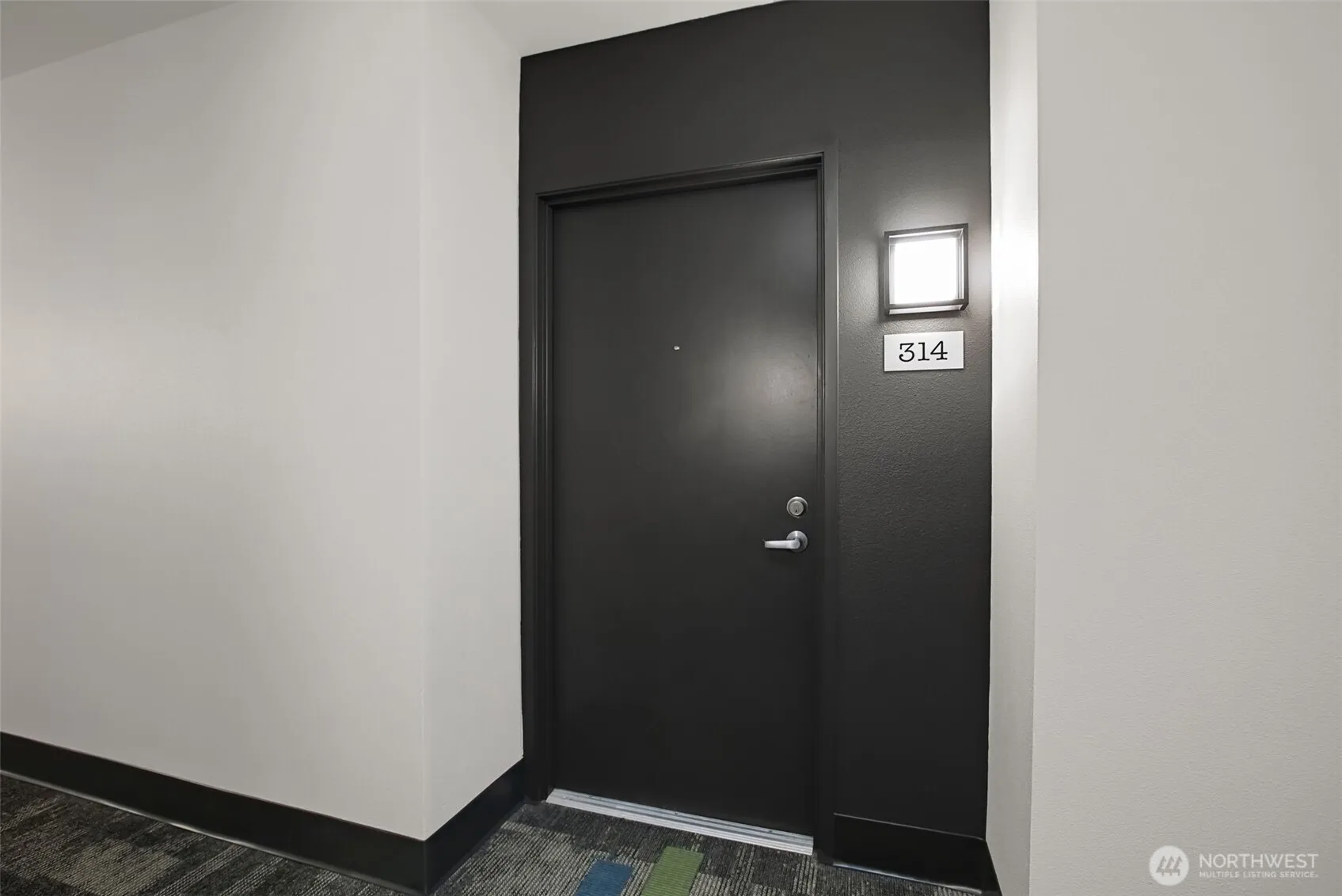 Property photo for 1610 Belmont Avenue #314, Seattle photo 2