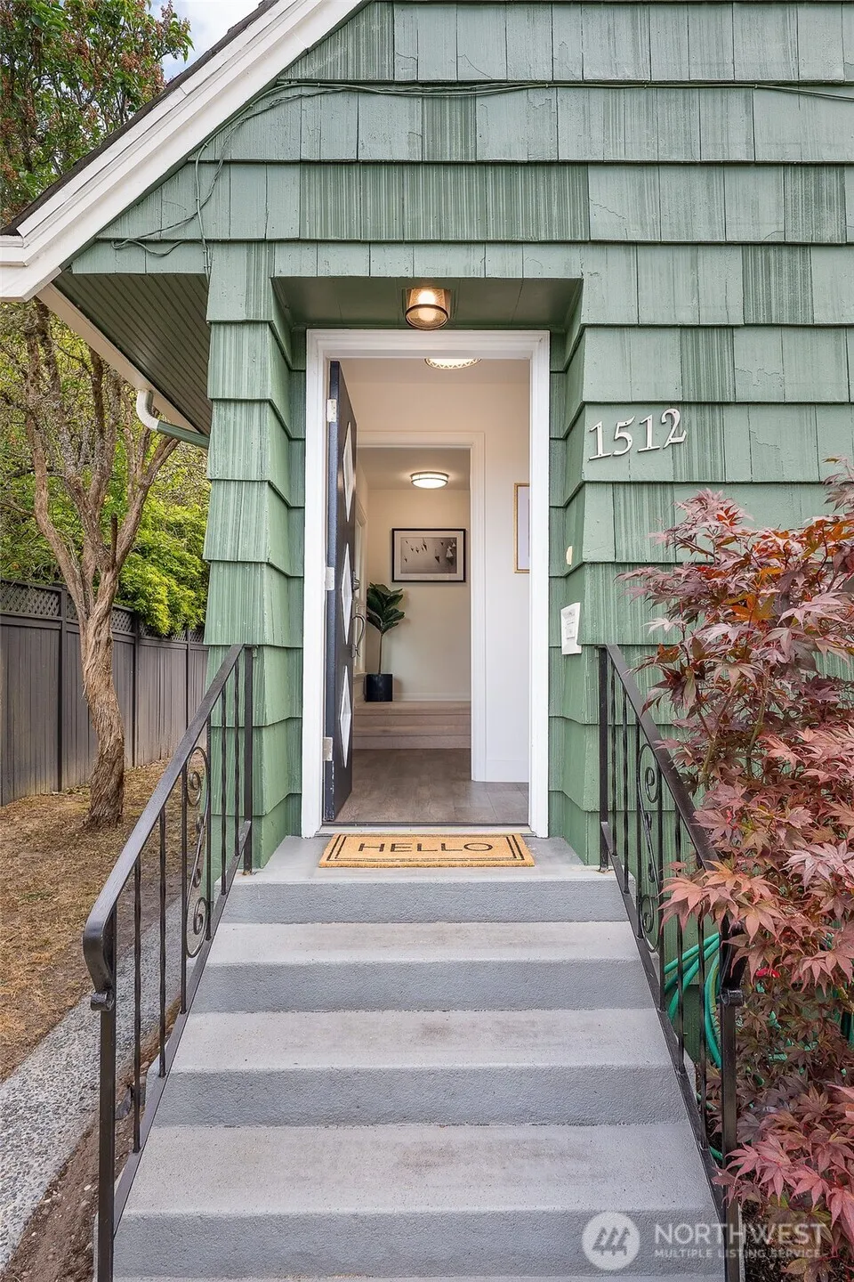Property photo for 1512 6th Avenue W, Seattle photo 3