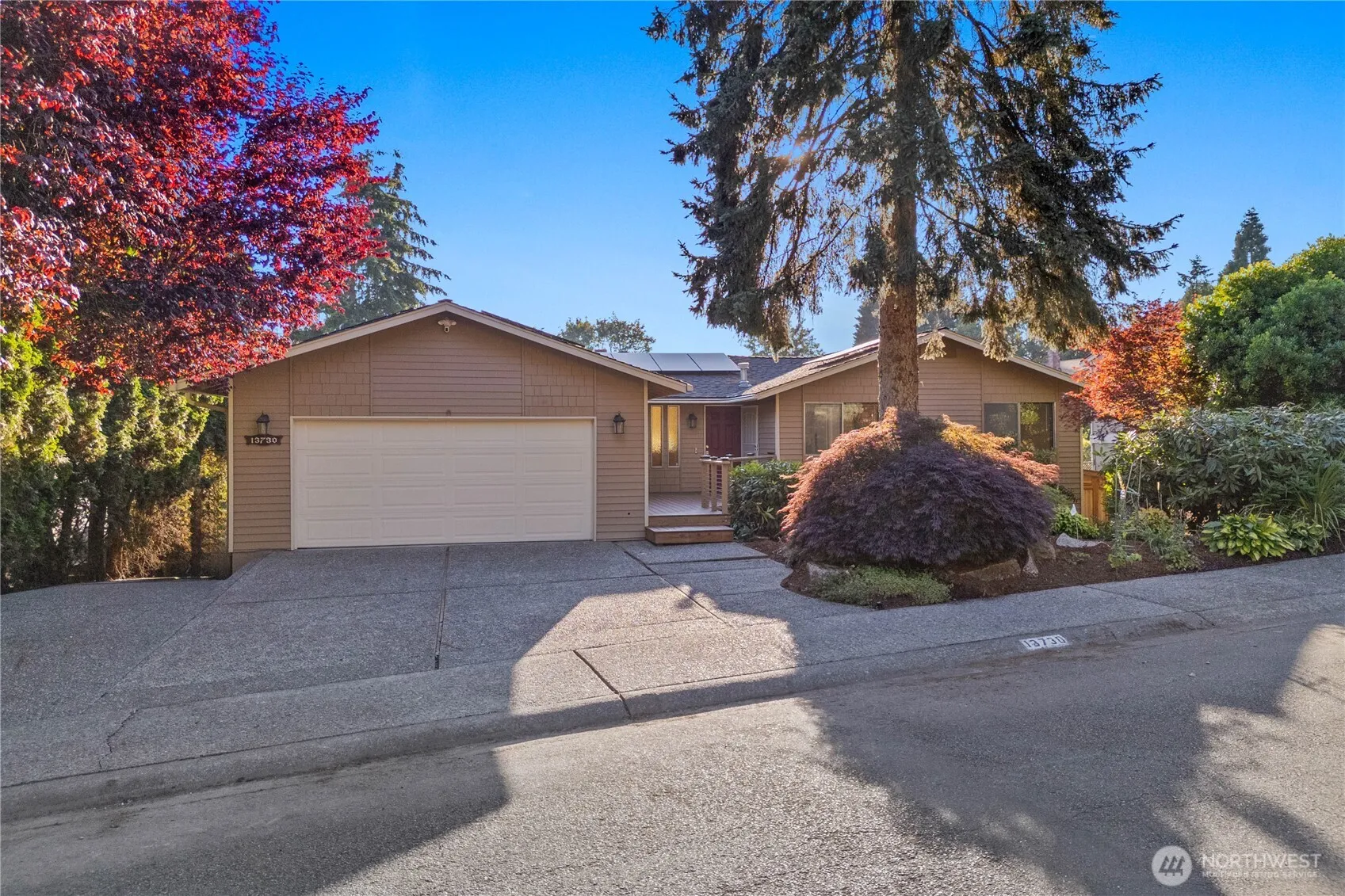 Property photo for 13730 Se 23rd Lane, Bellevue photo 2