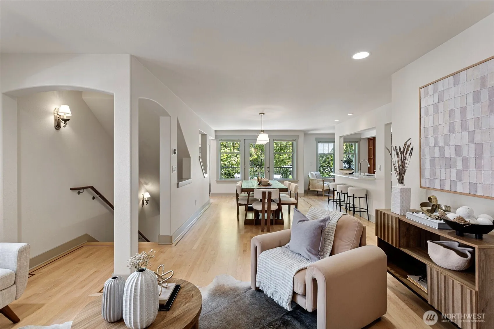 Property photo for 4423 Phinney Avenue N, Seattle photo 4