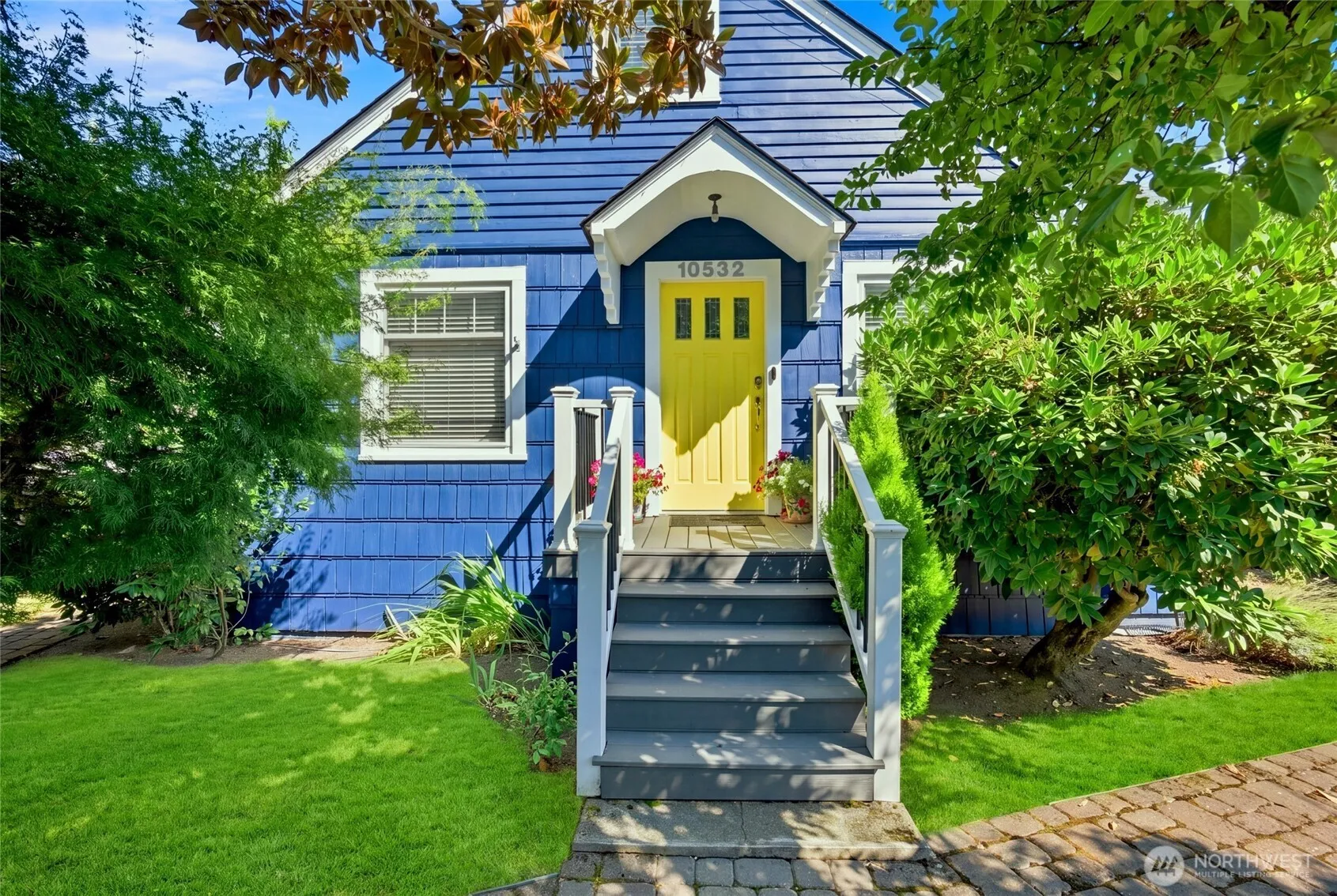Property photo for 10532 Evanston Avenue N, Seattle photo 2