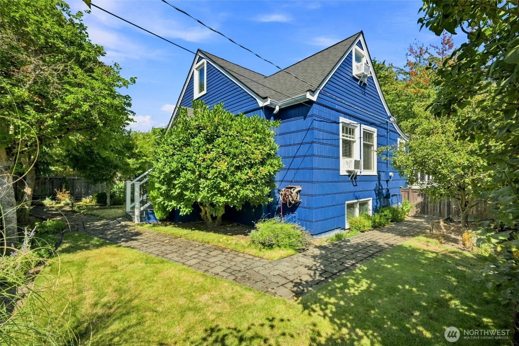 Property photo for 10532 Evanston Avenue N, Seattle photo 3