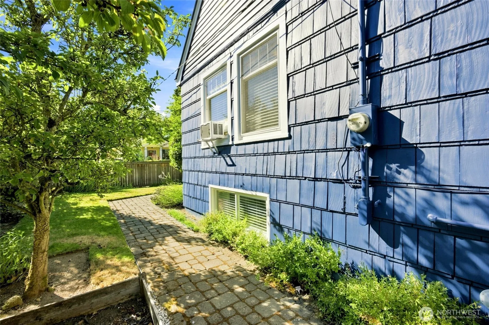 Property photo for 10532 Evanston Avenue N, Seattle photo 4