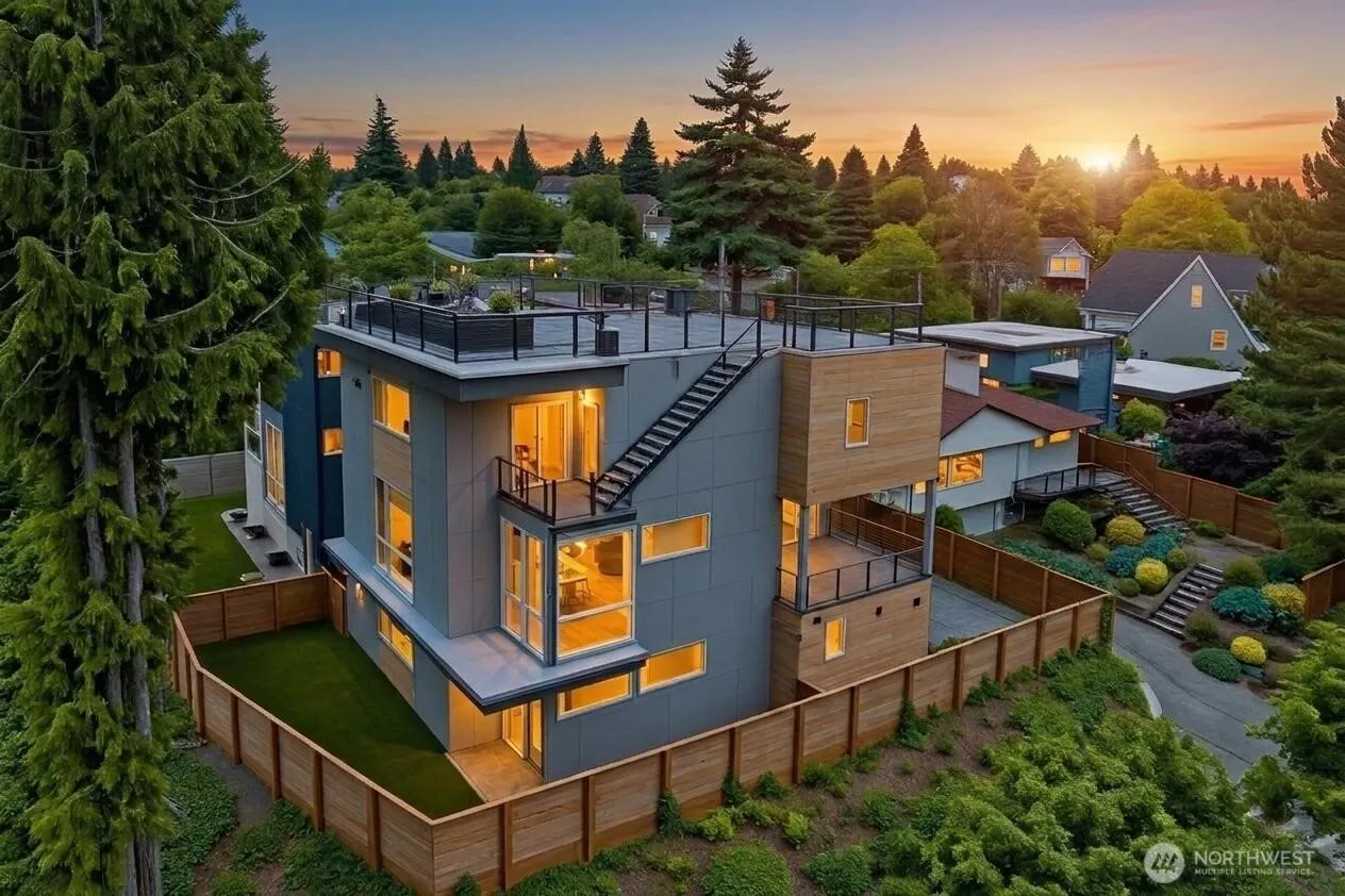 Property photo for 3319 W Elmore Street, Seattle