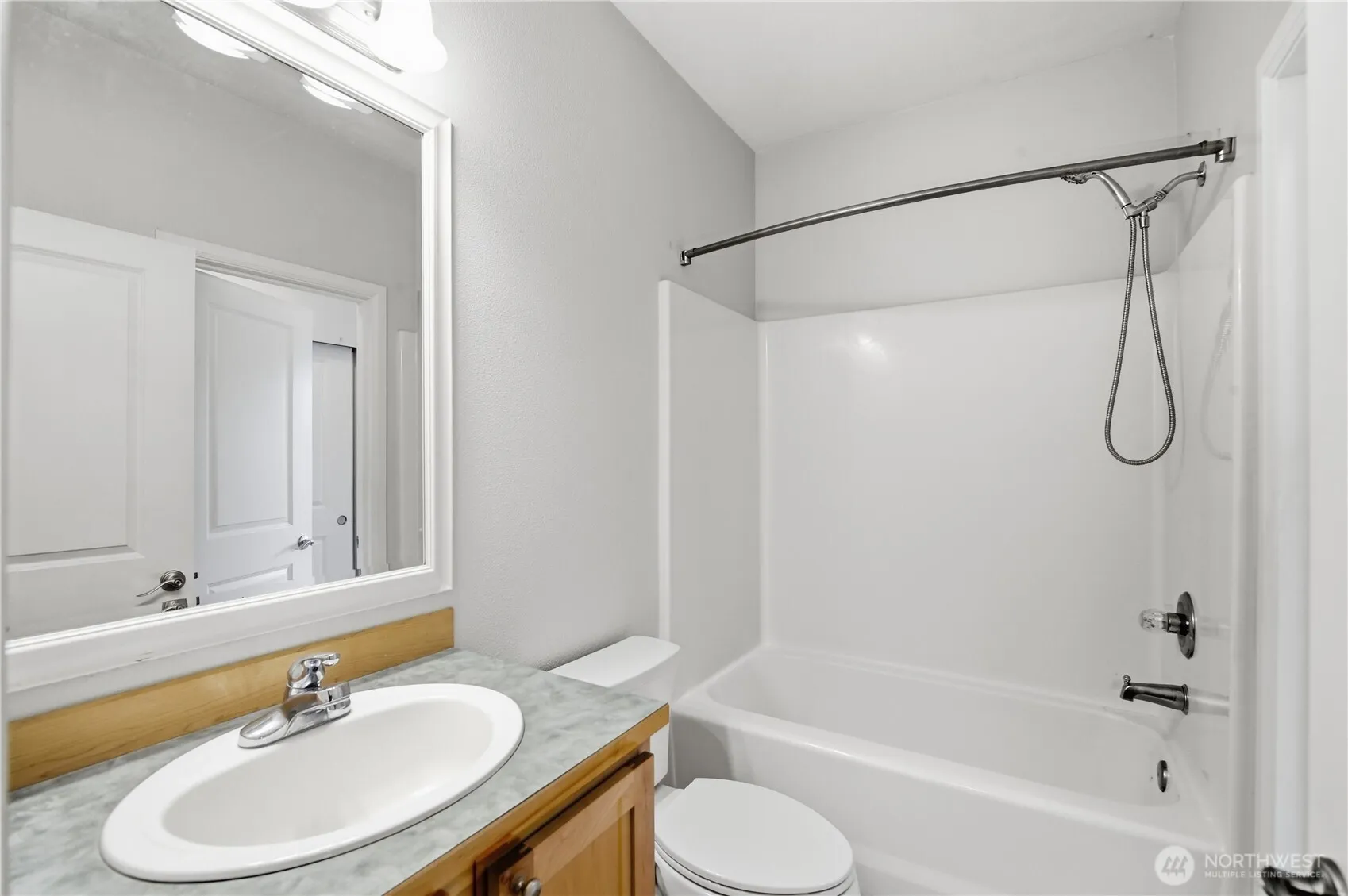 Property photo for 560 225th Lane Ne #b101, Sammamish photo 3