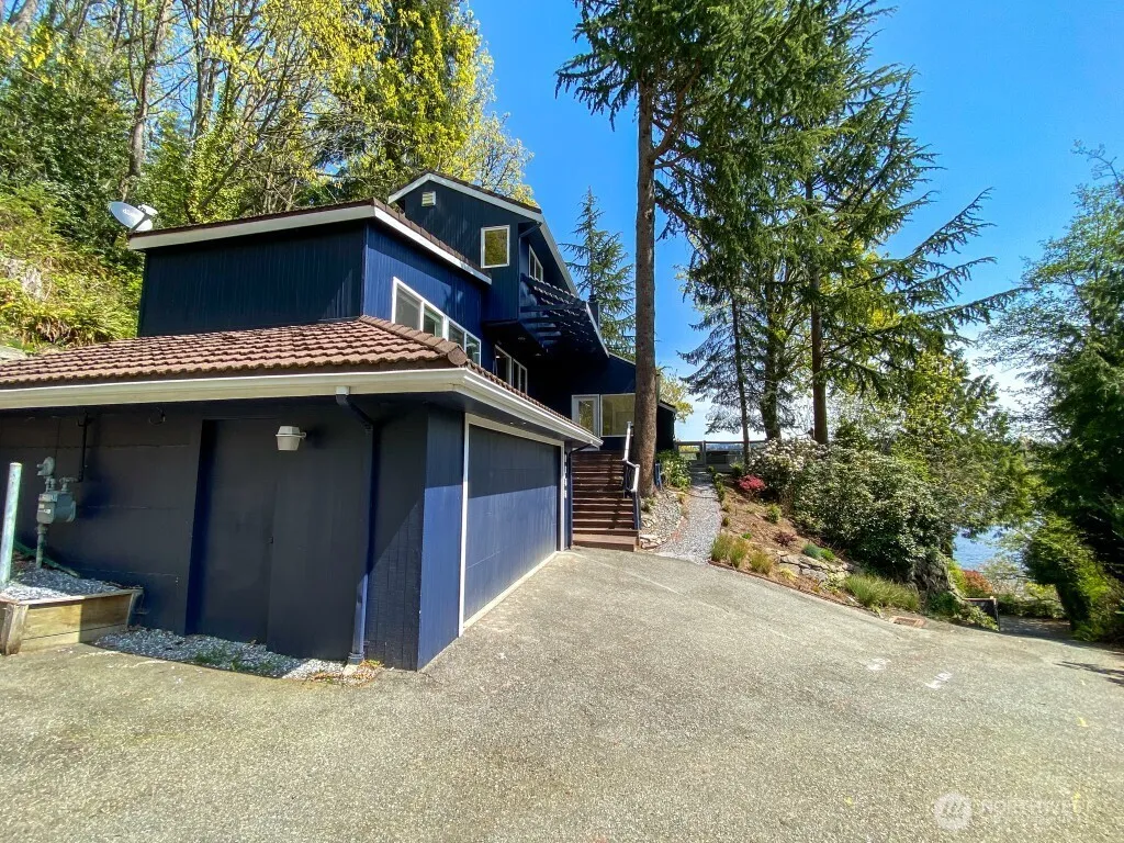 Property photo for 7255 E Mercer Way, Mercer Island photo 2
