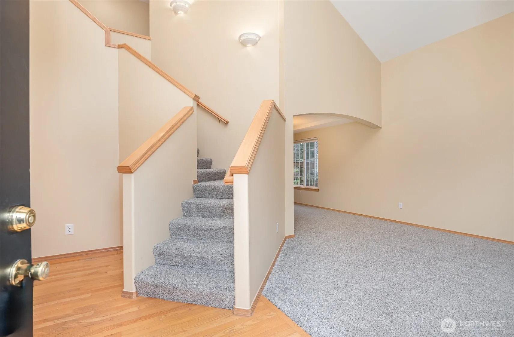 Property photo for 4311 Ne 9th Place, Renton photo 2